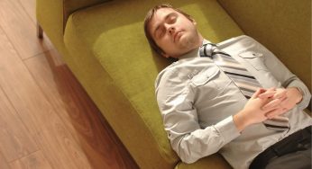 Sonno polifasico, gli effetti del pisolino di 20 minuti ogni 4 ore e cosa sapere
